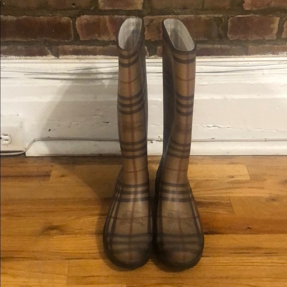 Burberry Rainboots Women’s Euro size 40 - Picture 2 of 4